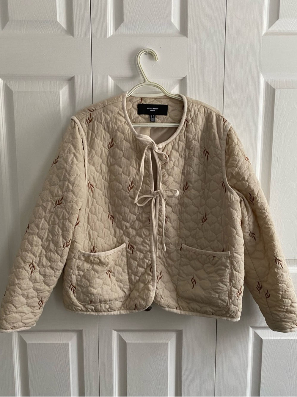 Vero Moda Quilted Tie-Front Jacket in Light Beige with Brown Embroidery